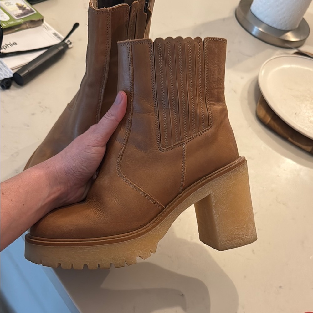 Free people Tan Leather Ankle Boots, amazing condition